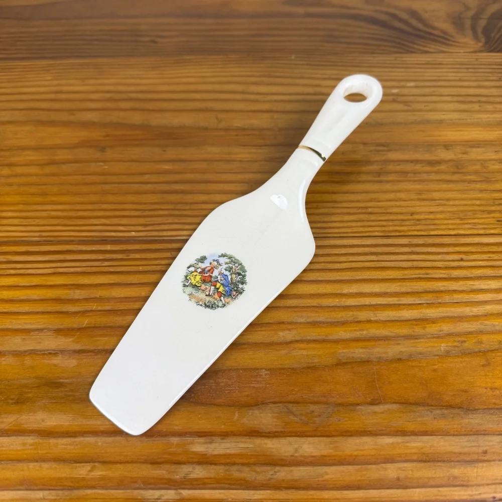 Vintage Porcelain Cake Server with Pastoral Scene – Gold Trim Handle
